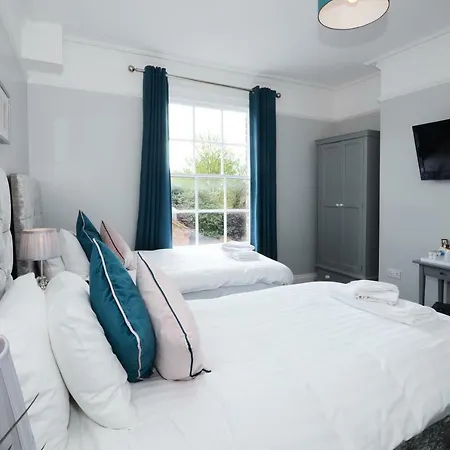 Airden House Gasthof 4*