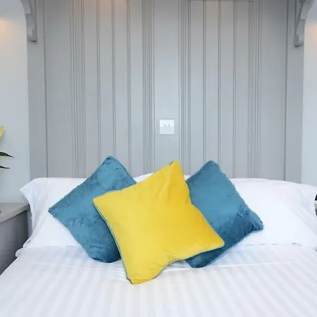 Airden House 4*