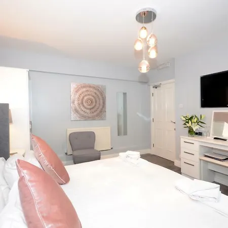 Airden House Gasthof 4*