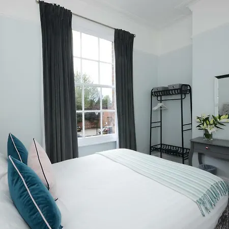 Airden House 4*