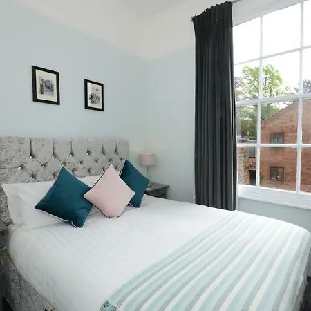 Airden House 4*