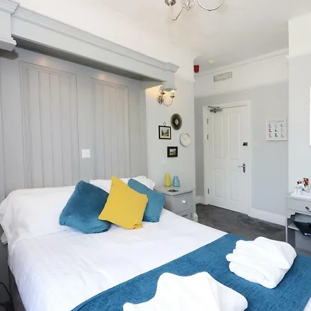 Airden House 4*