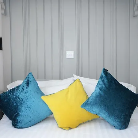 Airden House בית הארחה 4*