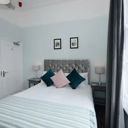 Airden House 4*